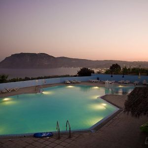 Hotel Pantheon, Kefalos